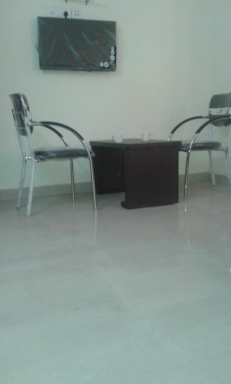 Charanpahari Hotel New Delhi Buitenkant foto