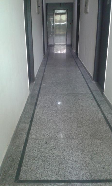 Charanpahari Hotel New Delhi Buitenkant foto