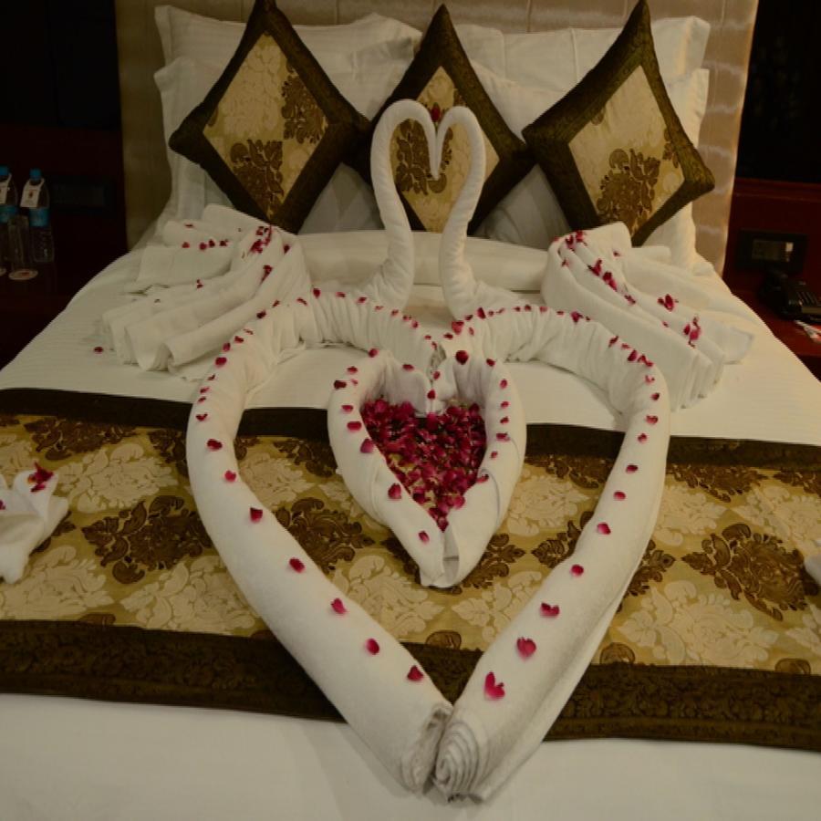 Charanpahari Hotel New Delhi Buitenkant foto